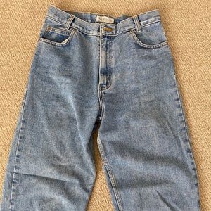 medium wash mom jeans
